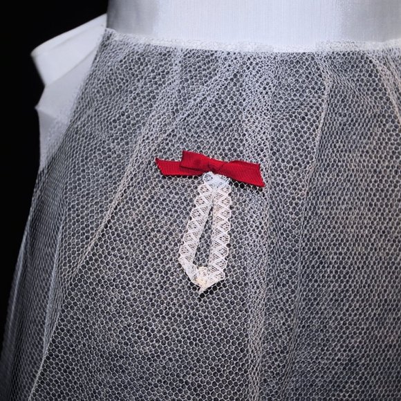 Vintage 50's White Tulle Sexy Hostess Half Apron Red Ribbon Detail Bridal Shower - Picture 2 of 8